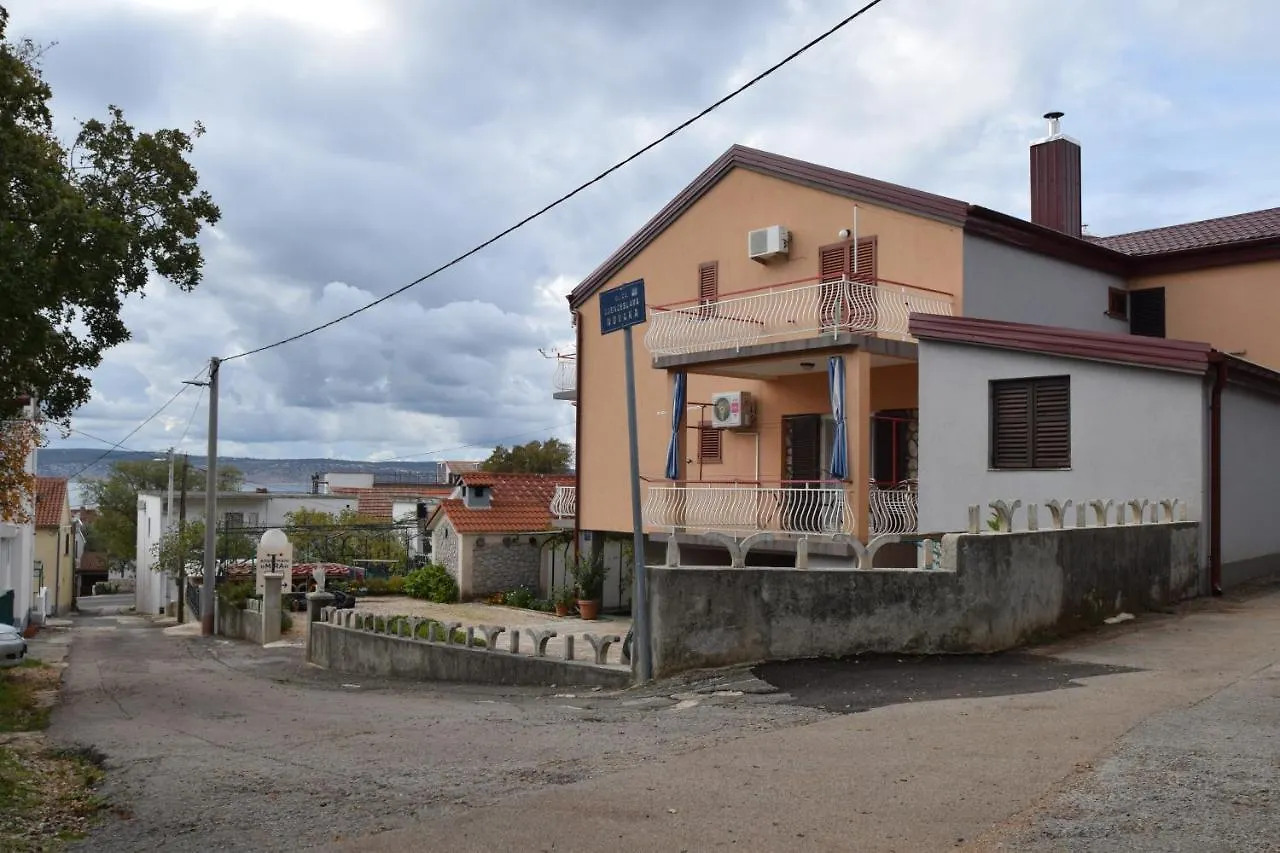 *** ゲストハウス Apartments And Rooms With Parking Space Starigrad, Paklenica - 6594 クロアチア